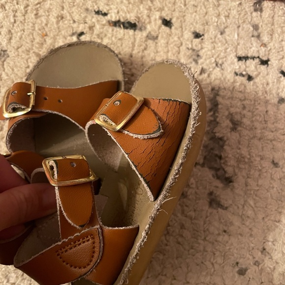 Sun San Surfer Sandals. Size 4 - Picture 2 of 4